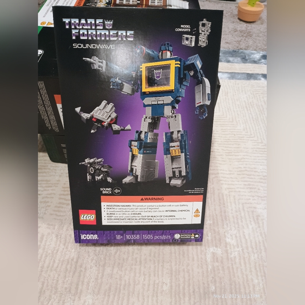 LEGO Icons Transformers Soundwave 10358